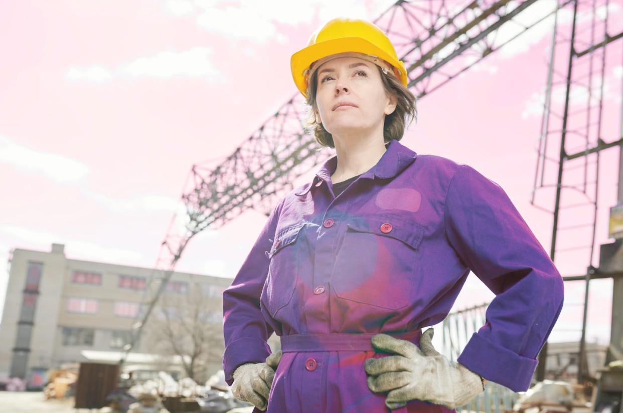 <a href="https://www.shutterstock.com/es/image-photo/waist-portrait-empowered-woman-working-construction-2253191037" rel="nofollow noopener" target="_blank" data-ylk="slk:SeventyFour / Shutterstock;elm:context_link;itc:0;sec:content-canvas" class="link ">SeventyFour / Shutterstock</a>