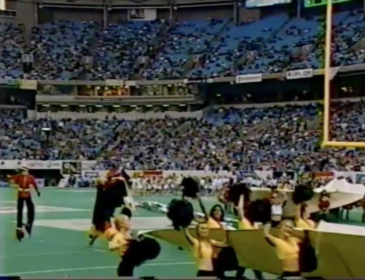 A screengrab of CBC Sport's broadcast of the 1999 Grey Cup. A group of Reddit users have been searching for answers about who performed at the halftime show.  (CBC Sports - image credit)