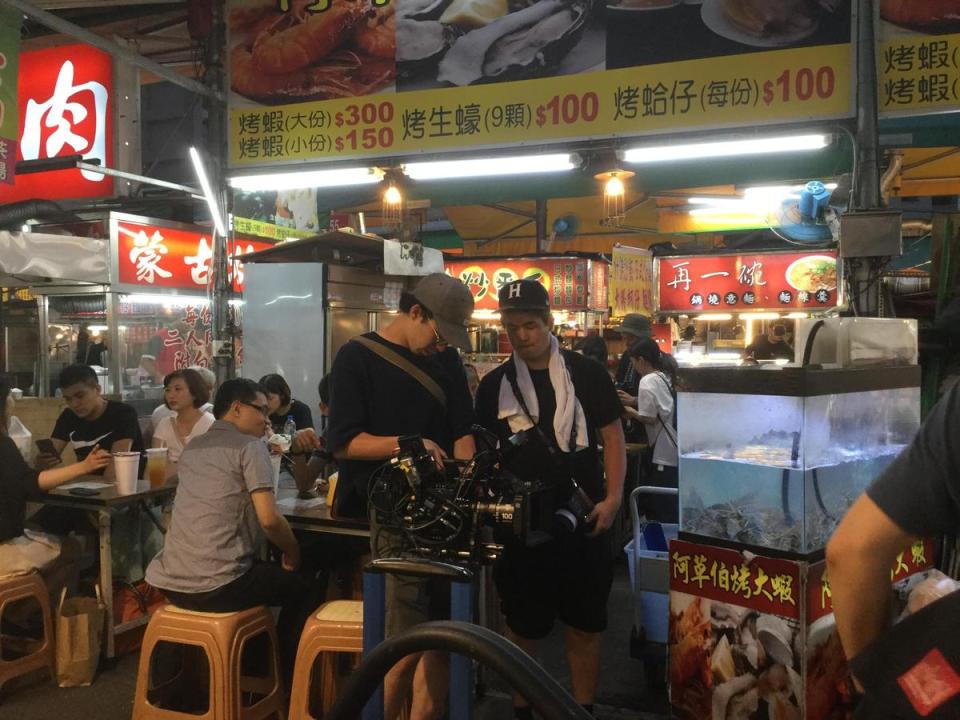 今村圭佑首次執導電影就到台拍攝，自曝最愛夜市的烤蝦。（希望行銷提供）