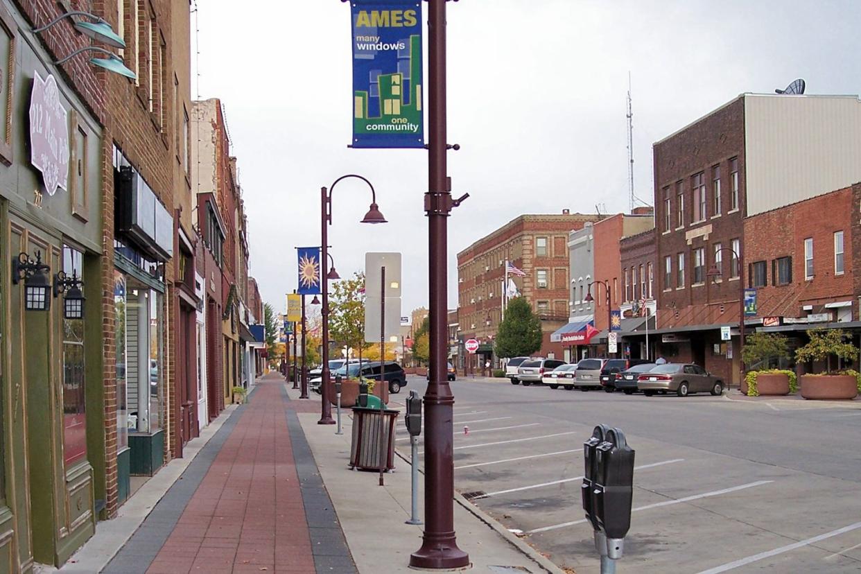 Main Street in downtown Ames