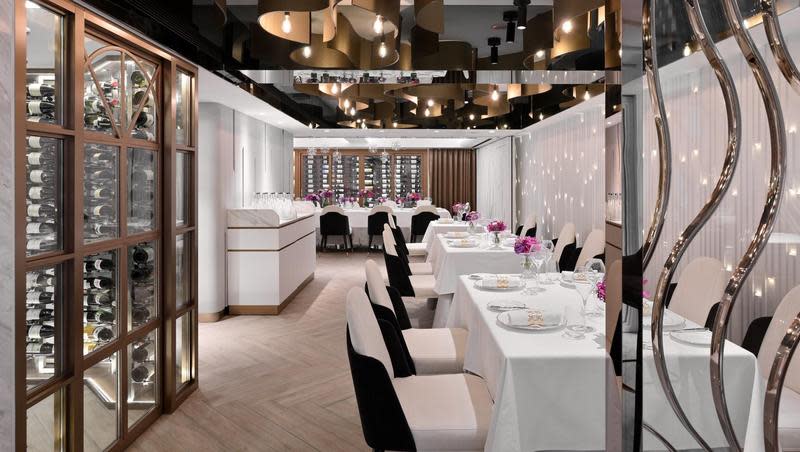 高規格開幕的SENS法式餐廳，強調五感體驗。