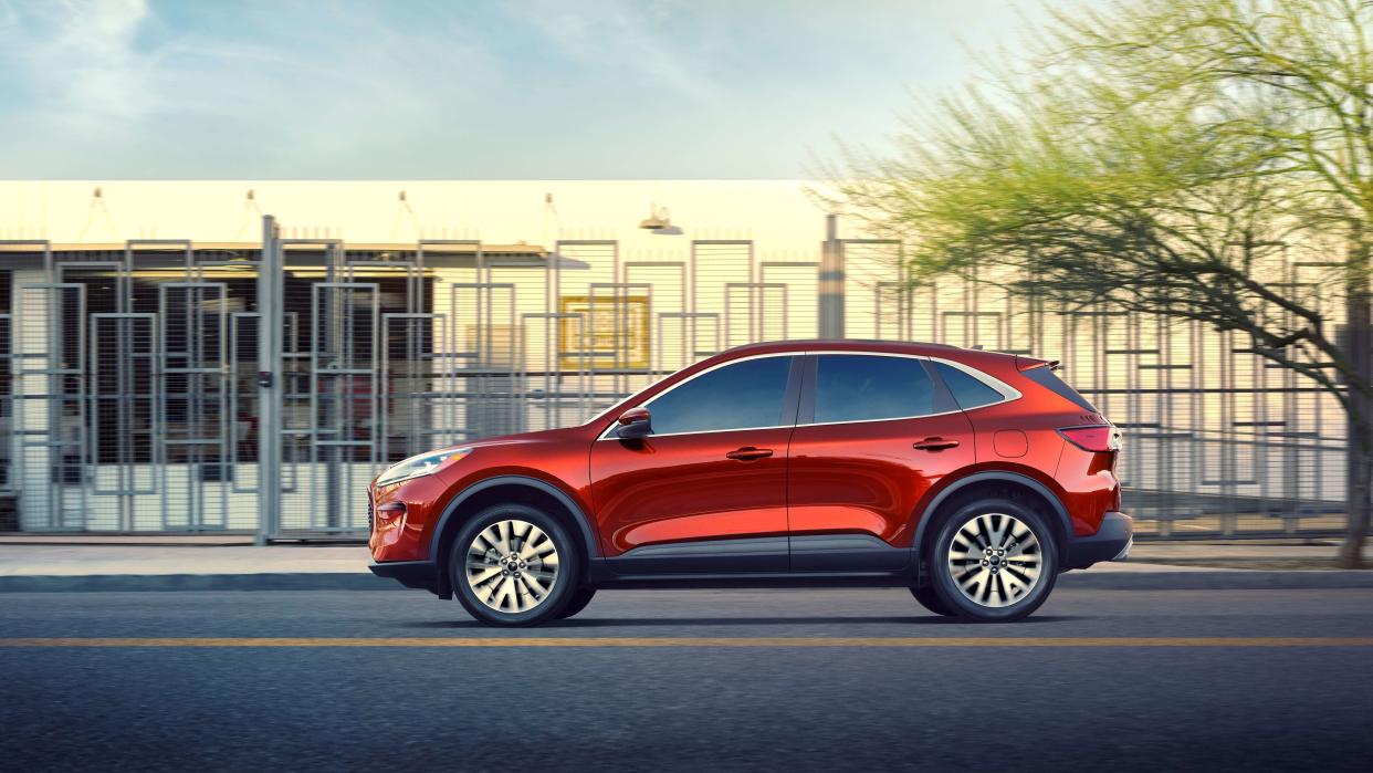 Completely redesigned new 2020 Escape best offers four new propulsion choices – including two all-new hybrids; standard hybrid targets best-in-class EPA-estimated range of more than 550 miles; plug-in hybrid targets a best-in-class EPA-estimated pure-electric range of 30+ miles.