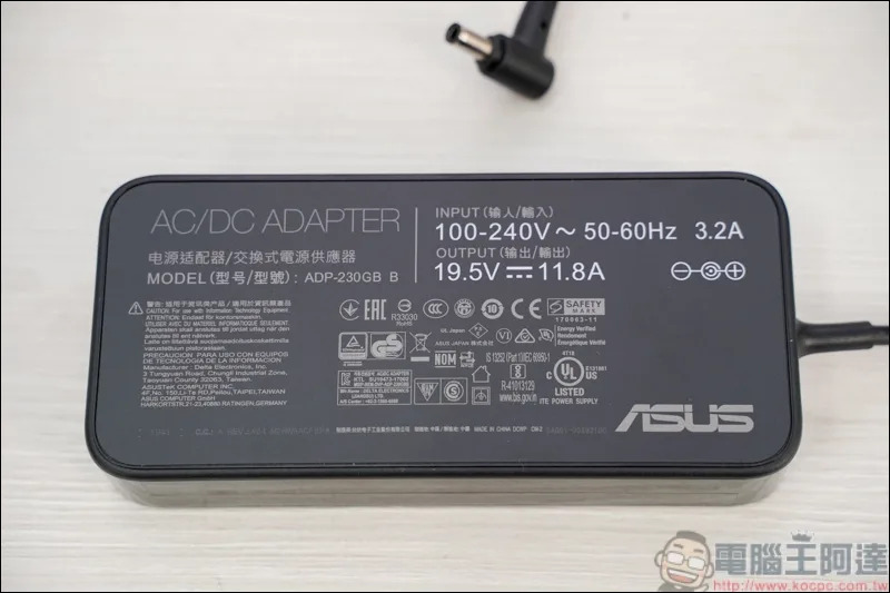 ASUS ProArt StudioBook 17 (H700) 開箱