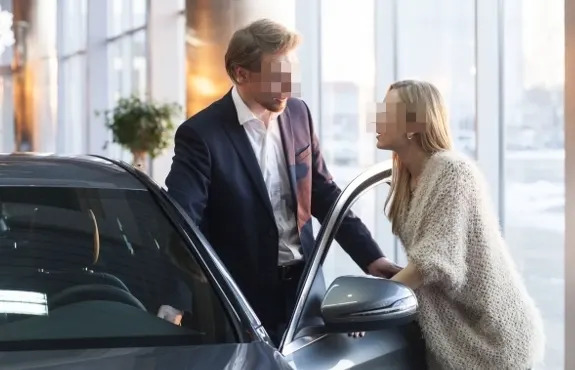 車思順被韓國現代汽車集團注意，受邀她拍廣告，且送她一輛車。（圖／翻攝自photoAC）