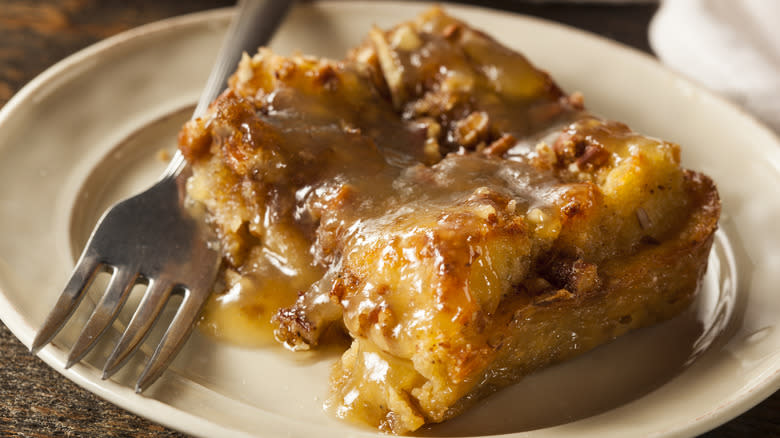 bread pudding with brandy sauce