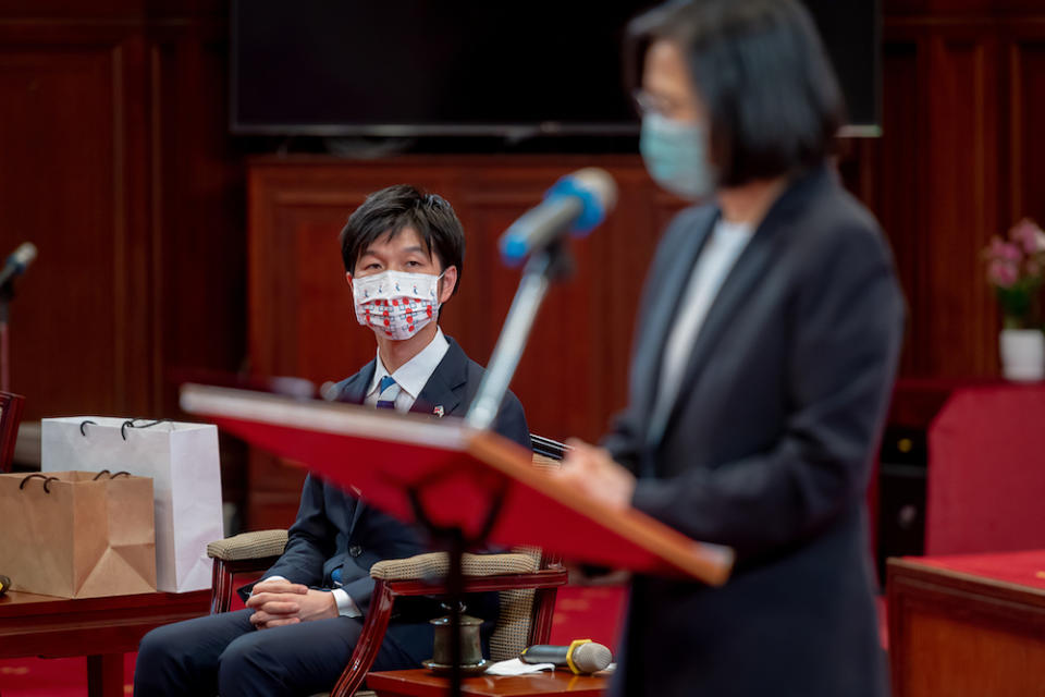 總統蔡英文5日接見日本自民黨青年局訪團，表示台灣和日本的安全，不是單一國家的課題。