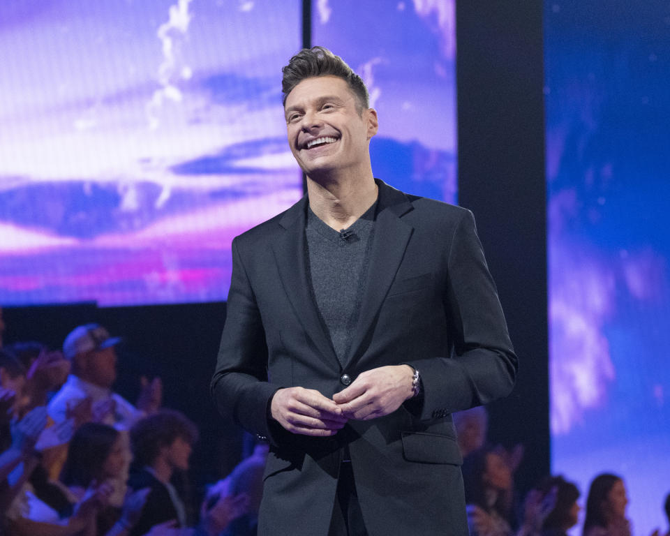 Ryan Seacrest Uses Leaf Blower on Lionel Richie on American Idol