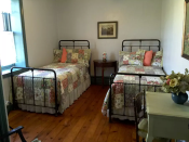 <p>Guests can also use a second bedroom with two twin beds. (Airbnb) </p>