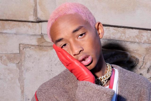 Jaden Smith Rocks Pink Hair & Non-Gender Binary Style in the Front Row at Louis  Vuitton