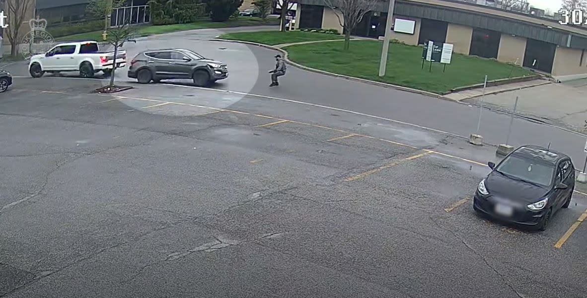 Police are still looking for a suspect and are asking anyone with information to contact investigators. (York Regional Police/YouTube - image credit)