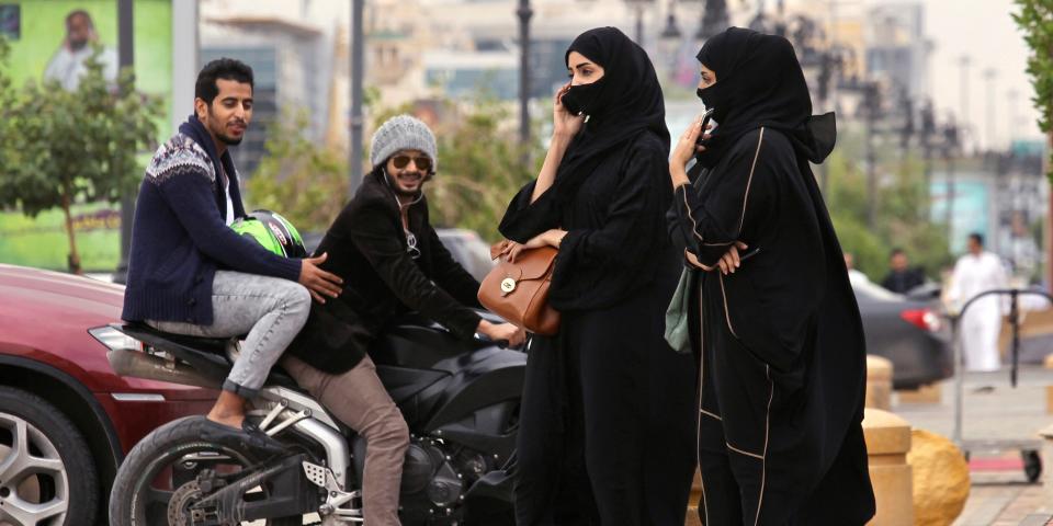 Saudi Arabia women men