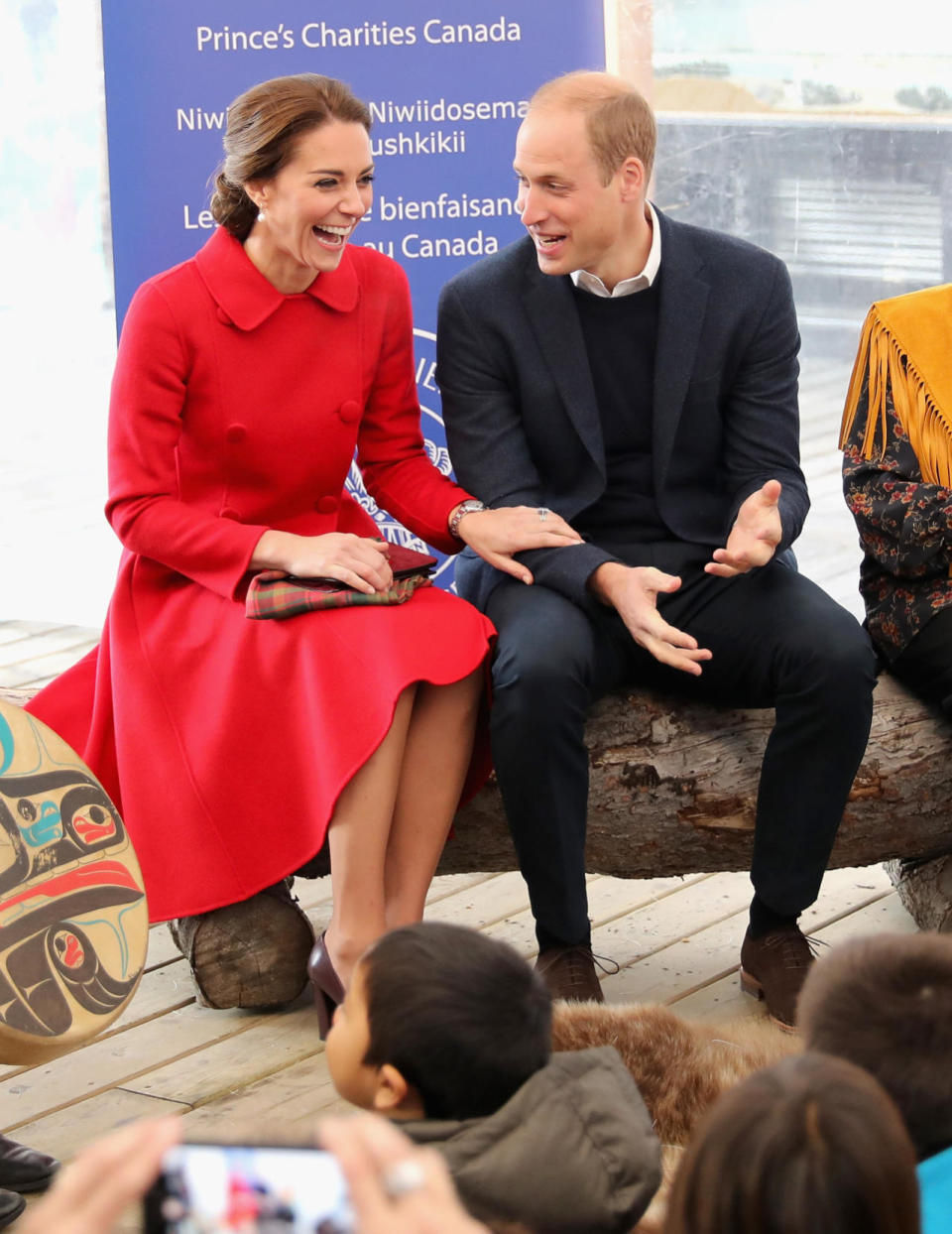 Schön auch zu sehen, wie prächtig sich das Royal-Paar versteht und wie viel Spaß sie auf ihrer Tour haben. Ihre beiden Kinder sind zwar mit nach Kanada gereist, werden aber tagsüber von Kindermädchen betreut. (Foto: Getty Images)