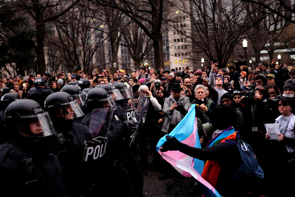 Anti-Trump inauguration protests break out in U.S.