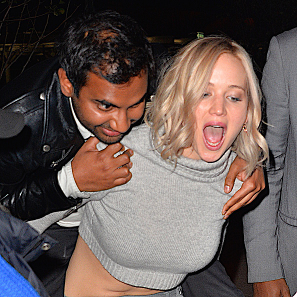 Aziz Ansari y Jennifer Lawrence