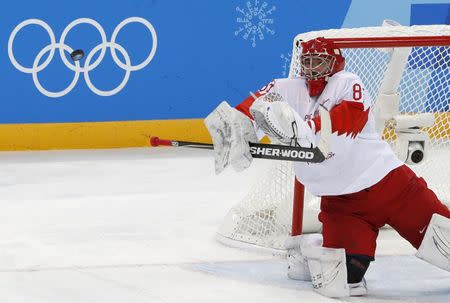 Ice Hockey - Pyeongchang 2018 Winter Olympics - Men Semifinal Match - Czech Republic v Olympic athletes from Russia - Gangneung Hockey Centre, Gangneung, South Korea - February 23, 2018 - Olympic athletes from Russia's Vasili Koshechkin makes a save. REUTERS/Kim Kyung-Hoon