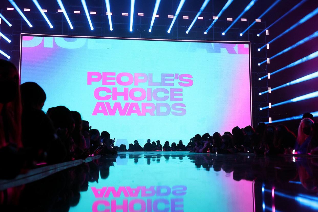 SANTA MONICA, CALIFORNIA - DECEMBER 07: 2021 PEOPLE'S CHOICE AWARDS -- Pictured: View of the stage during the 2021 People's Choice Awards held at Barker Hangar on December 7, 2021 in Santa Monica, California. (Photo by Rich Polk/E! Entertainment/NBCUniversal/NBCU Photo Bank via Getty Images)