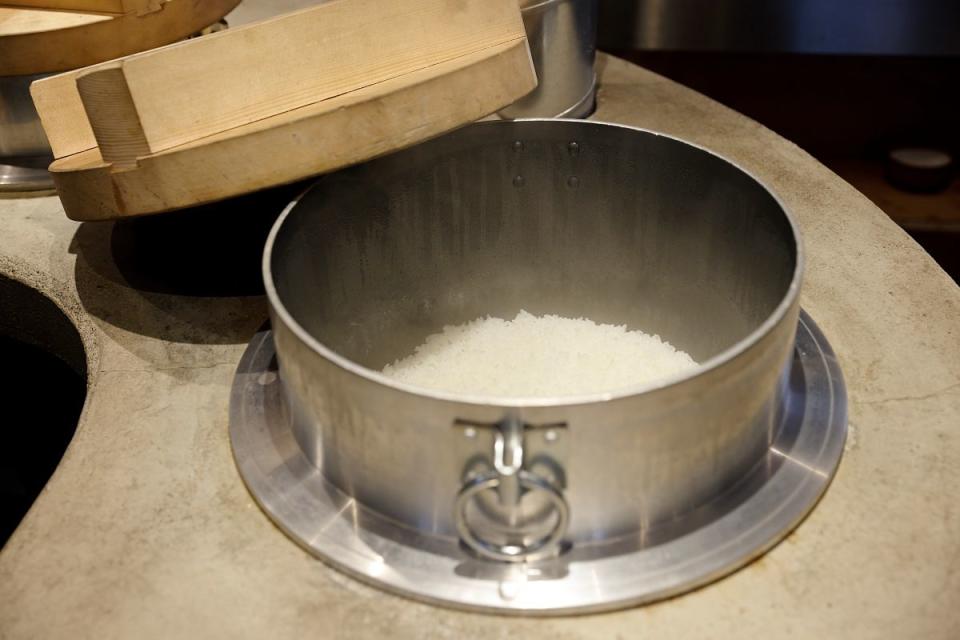 白飯可免費續碗 圖片來源：挽肉と米