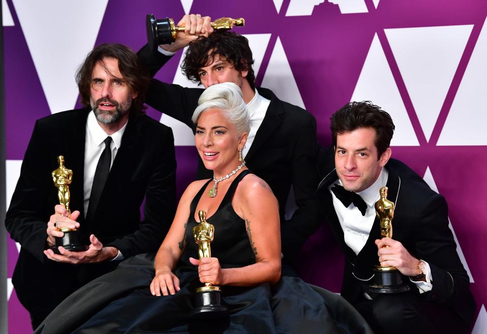 Los ganadores de Mejor Canción Original, por "Shallow" de la cinta "A Star is Born" Lady Gaga, Mark Ronson, Anthony Rossomando y Andrew Wyatt (Getty Images)