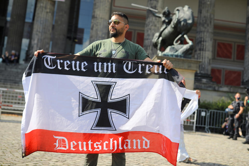 Attila Hildmann auf seiner Demo am vergangenen Wochenende (Bild: Reuters/Hannibal Hanschke)