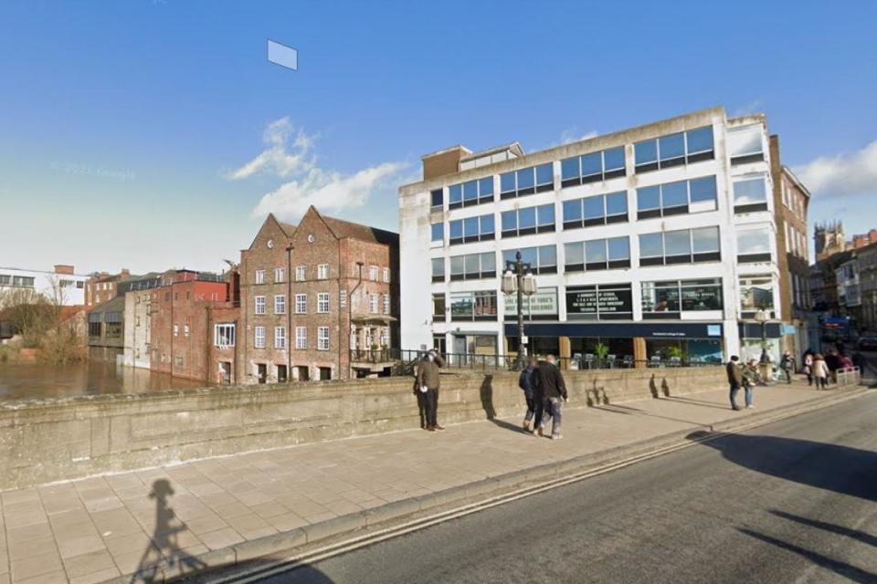 Street View: Yates is the brown building in the middle. The site of the student flats just to the left. <i>(Image: Street View)</i>