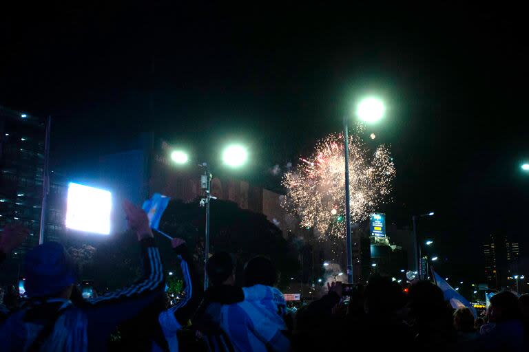 ¡Bicampeones! Y se celebró con fuegos artificiales en el centro porteño