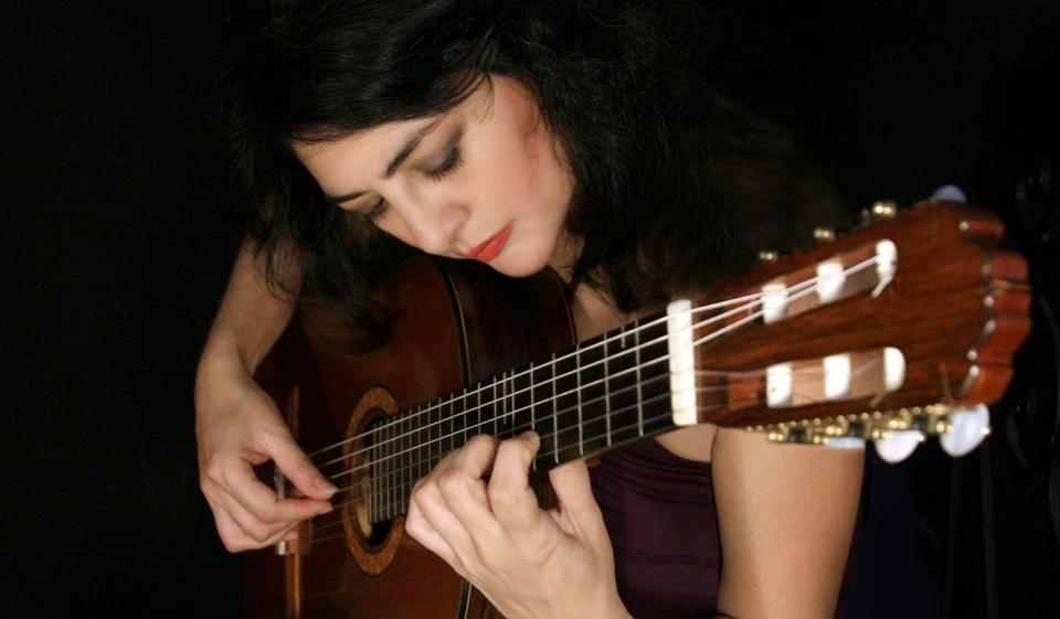 Lily Afshar was a virtuoso of classical guitar.