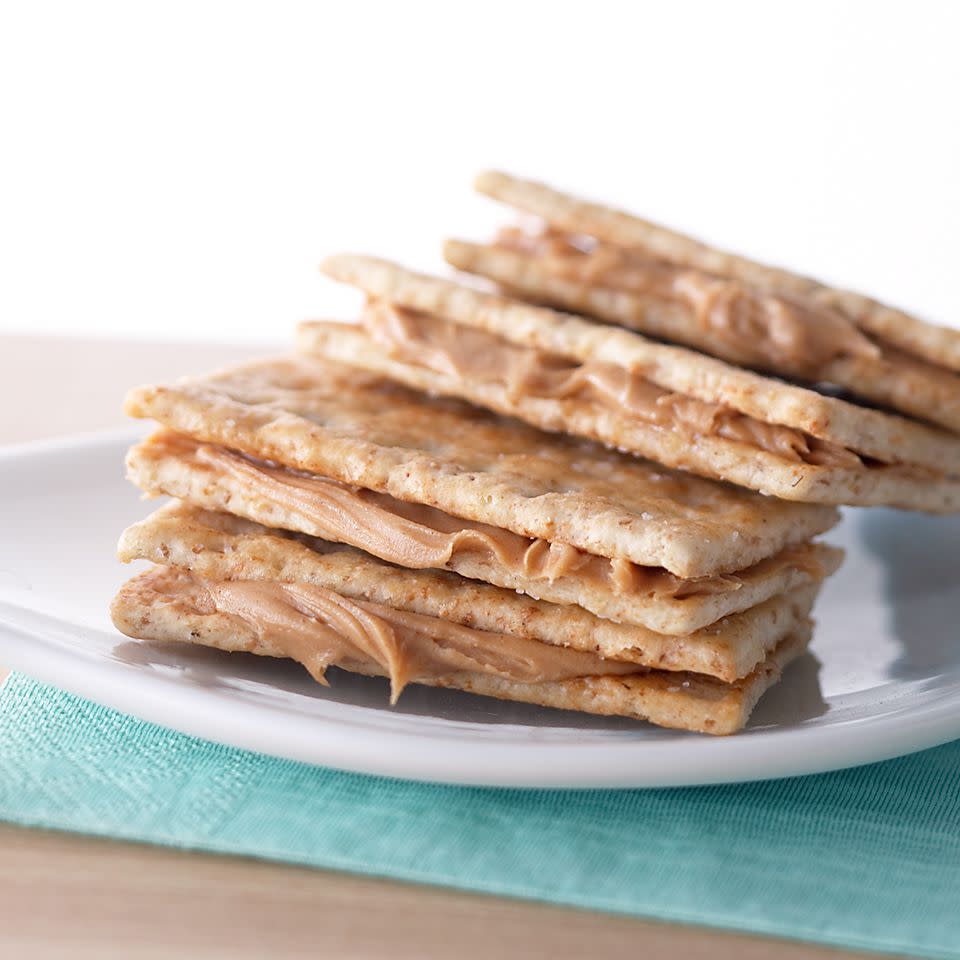 Crackers with Peanut Butter