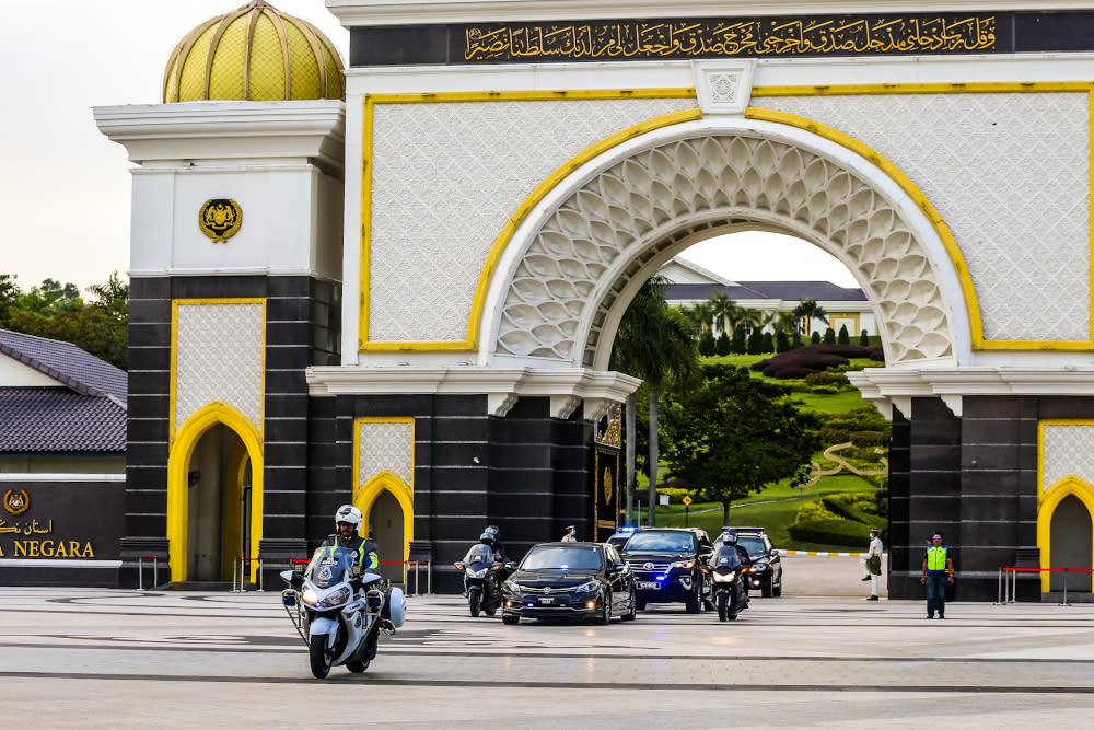 Tun Dr Mahathir Mohamad leaves Istana Negara February 24, 2020. — Picture by Firdaus Latif