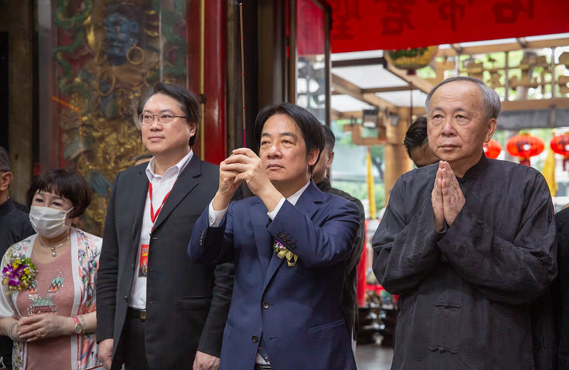 賴清德副總統今（1）日前往「台北市覺修宮」出席「三獻禮」並參香。圖/取自總統府官網。