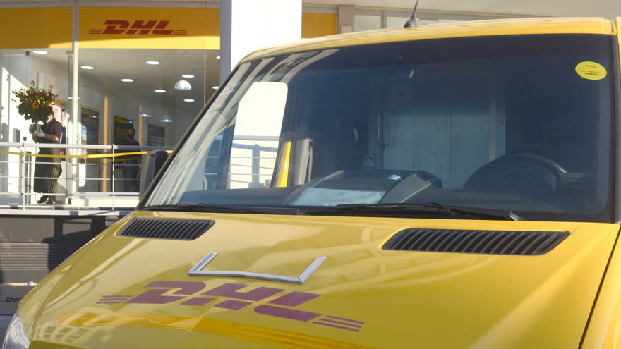 Una de las empresas que despacha compras en Amazon es DHL.