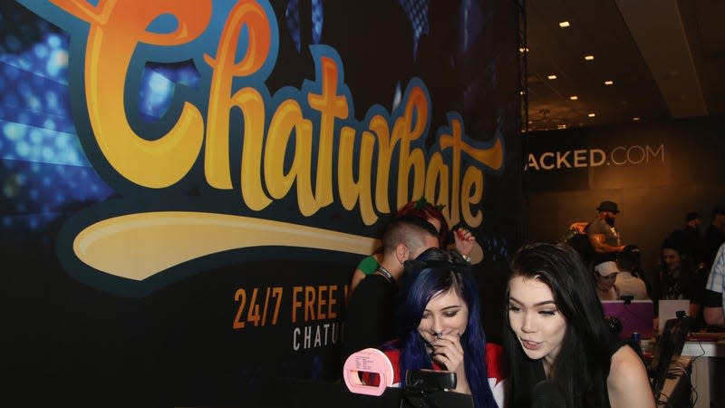 Webcam models perform at the Chaturbate booth during the 2017 AVN Adult Entertainment Expo at the Hard Rock Hotel & Casino on January 19, 2017 in Las Vegas, Nevada - Photo: Gabe Ginsberg/FilmMagic (Getty Images)