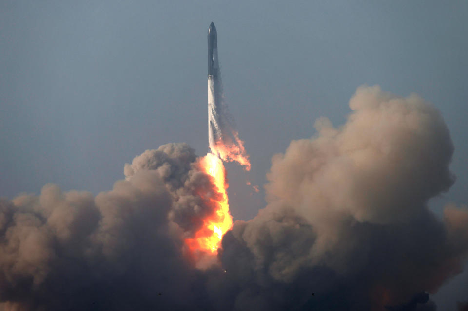 Die SpaceX Rakete beim Start in Boca Chica in Texas. (Bild: REUTERS/Joe Skipper)