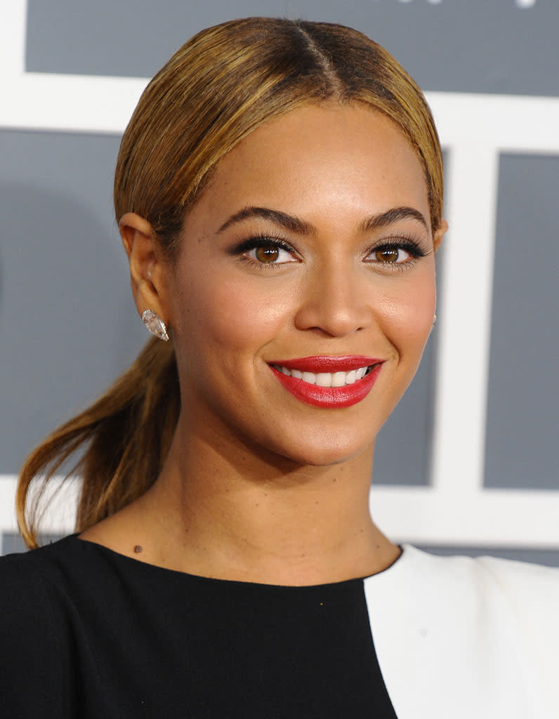 La coiffure élégante de Beyoncé aux Grammy Awards de 2013