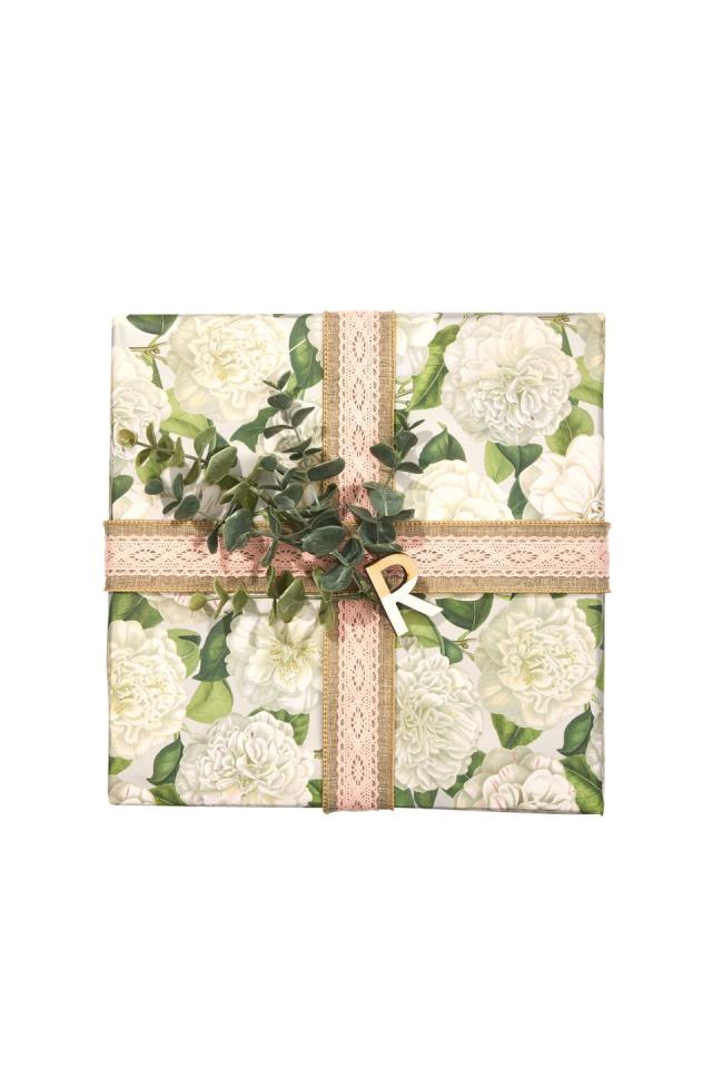 The 15 Best Recyclable Wrapping Papers for the Holidays 2021 - PureWow