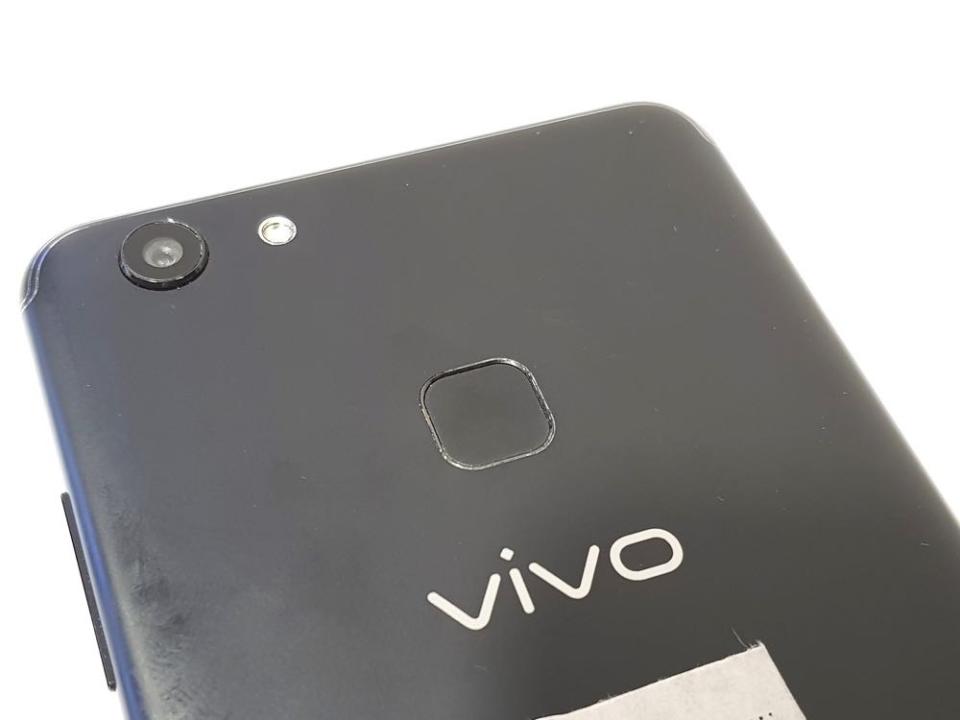 全球第五大手機品牌 VIVO 登台！V7/V7+ NT$9,900 元起