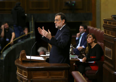 Spain's acting Prime Minister Mariano Rajoy delivers a speech during the investiture debate at the Parliament in Madrid, Spain, October 27, 2016. REUTERS/Andrea Comas