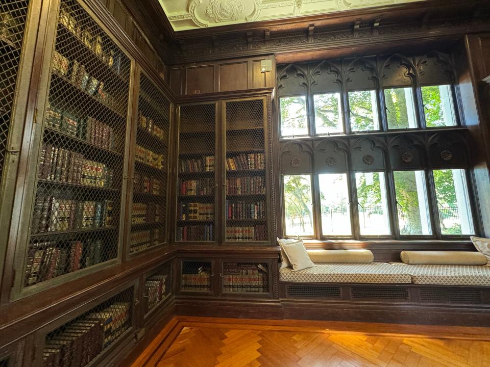 library at hempstead house