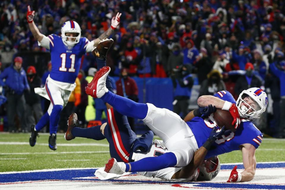 Buffalo Bills tight end Dawson Knox makes a catch for a touchdown.