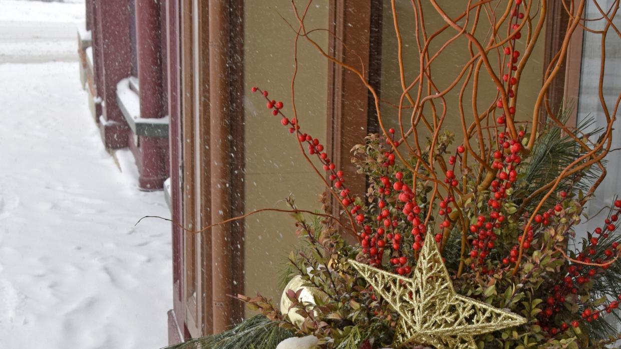 outdoor christmas planters ornaments