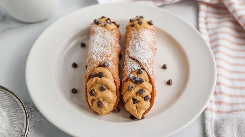 pumpkin cannoli with chocolate chips