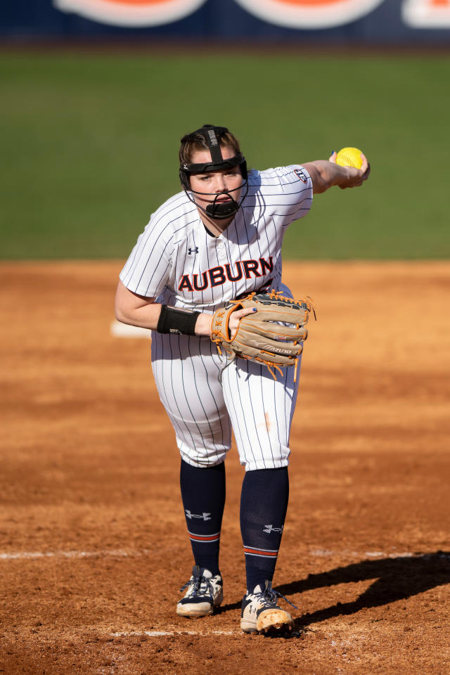 Pitching surges, bats struggle in Auburn baseball's loss to West