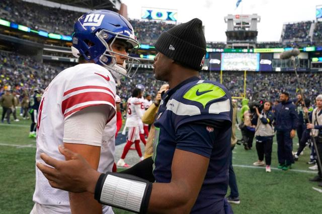 NY Giants vs. Seahawks live updates: Daniel Jones shoulders burden of  crucial MNF game