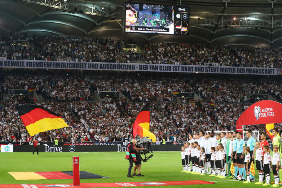 Vor den Spielen des DFB-Teams ist die Nationalhymne eine unumstrittene Tradition. (Bild: Getty Images)