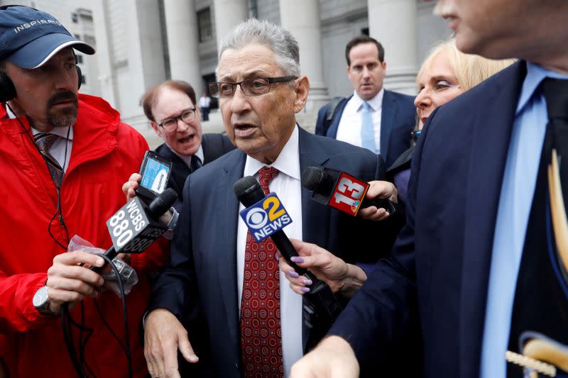 FILE PHOTO: Former New York Assembly Speaker Sheldon Silver leaves federal court after his sentencing hearing following his conviction on federal corruption charges in Manhattan