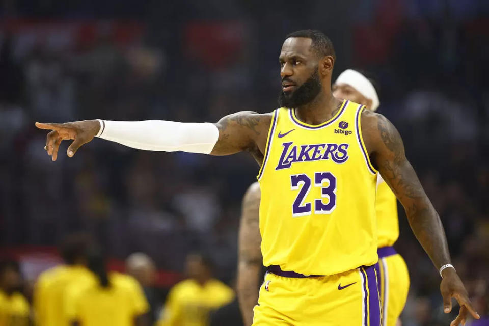 洛杉磯湖人明星前鋒詹姆斯(LeBron James)，生涯總得分突破4萬分。法新社