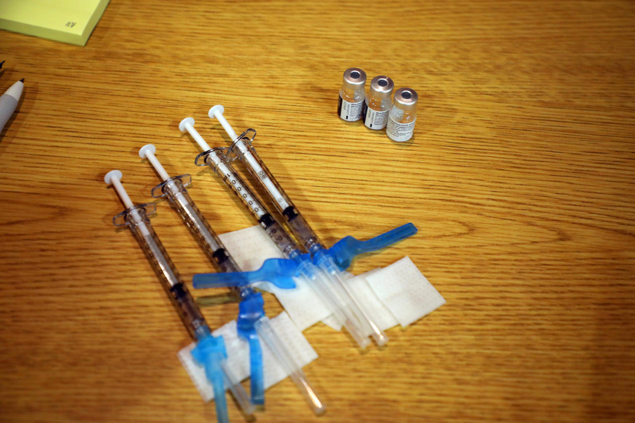 Dosis de la vacuna de Pfizer-BioNTech contra el COVID-19 en un centro de vacunación en Rohnert Park, California, el 27 de enero de 2021. (Jim Wilson/The New York Times).