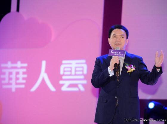 中華聯合集團董事長陳金龍致詞，並在台上宣布2013發展重點。（記者邱榮吉、林調遜／攝影）