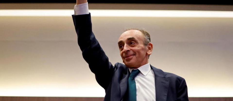 Le candidat putatif d'extrême droite à la présidentielle Éric Zemmour, qui pourrait annoncer sa candidature à l'Élysée dans les tout prochains jours, a reconnu dimanche un geste « fort inélégant » au lendemain d'un échange de doigts d'honneur avec une passante à Marseille.
