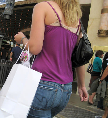 <div class="caption-credit"> Photo by: Flickr/Malingering</div><div class="caption-title">6. Exposed Bra Straps</div>...Or in this case, an exposed bra. It's become almost admissible to have bra straps peeking out from tank tops -- and it's almost always the dingy-looking bra that's been washed too many times -- but can we agree that this looks flattering on no one? Ladies, the strapless bra exists.