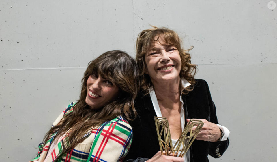 <p>Pour cette fête des Mères, Lou Doillon a été gâtée.</p>
<p>Exclusif - Prix Spécial - Lou Doillon et sa mère Jane Birkin - Backstage de la 36ème édition des Victoires de la Musique à la Seine Musicale à Boulogne-Billancourt, France. © Cyril Moreau/Bestimage</p> - © BestImage, CYRIL MOREAU / BESTIMAGE